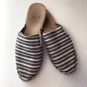 Cute reef size 10 shoes